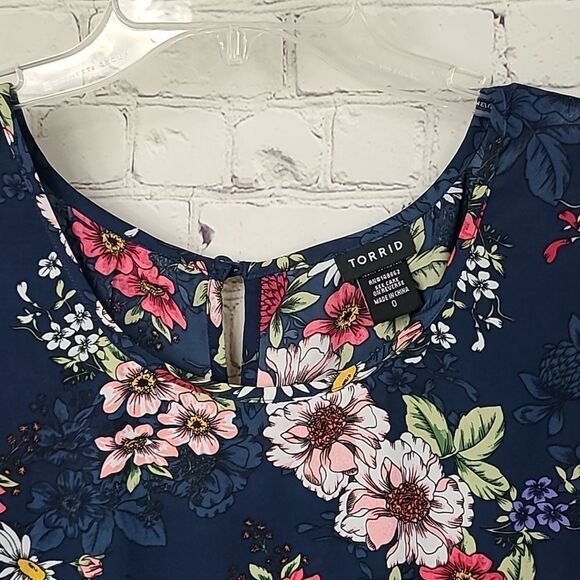 Torrid Floral Print Georgette Pleated Back Blouse Scoop Relaxed Fit Keyhole L/12 - Picture 5 of 11